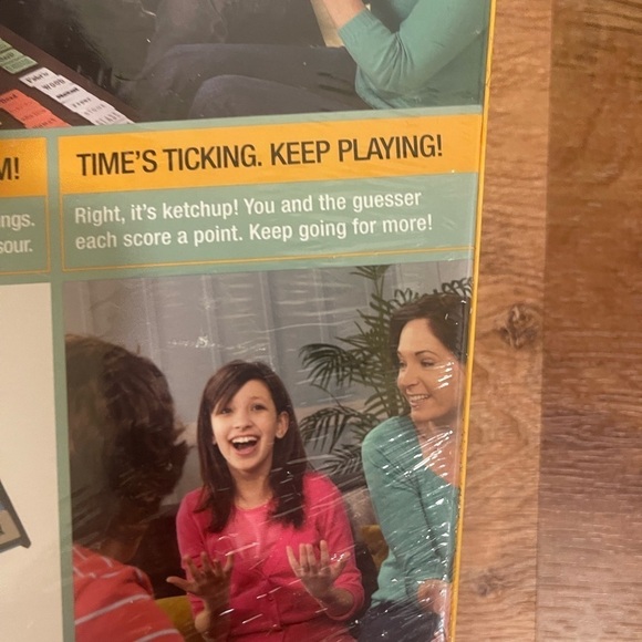 NEVER OPENED Hasbro Funglish game​​​​​​ - Picture 3 of 6